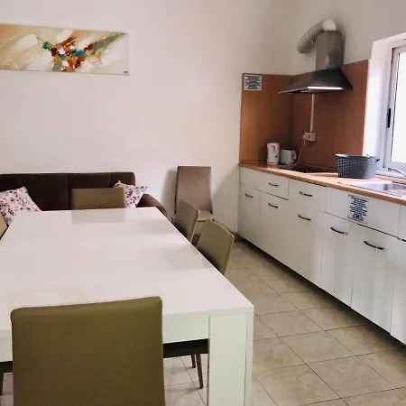 Point Elyseum Apartament San Ġiljan